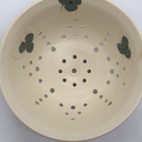 Vintage Large Pottery Berry Colander - Picture 4 of 4
